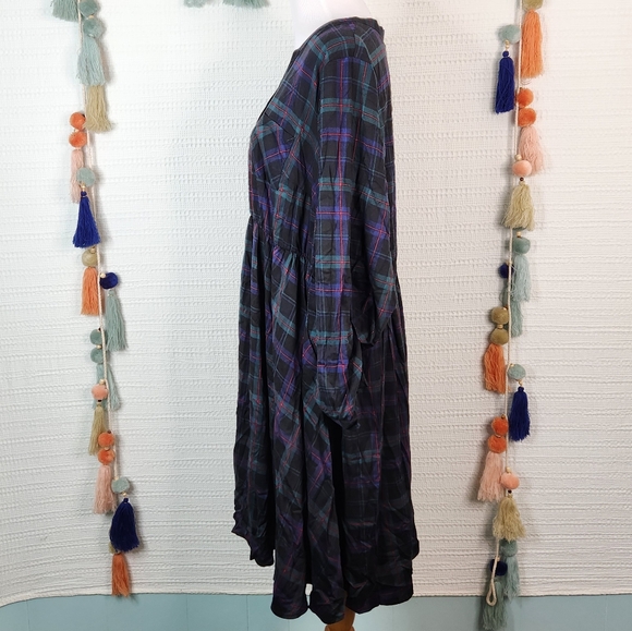 Torrid Challis Plaid Dress - Picture 4 of 7